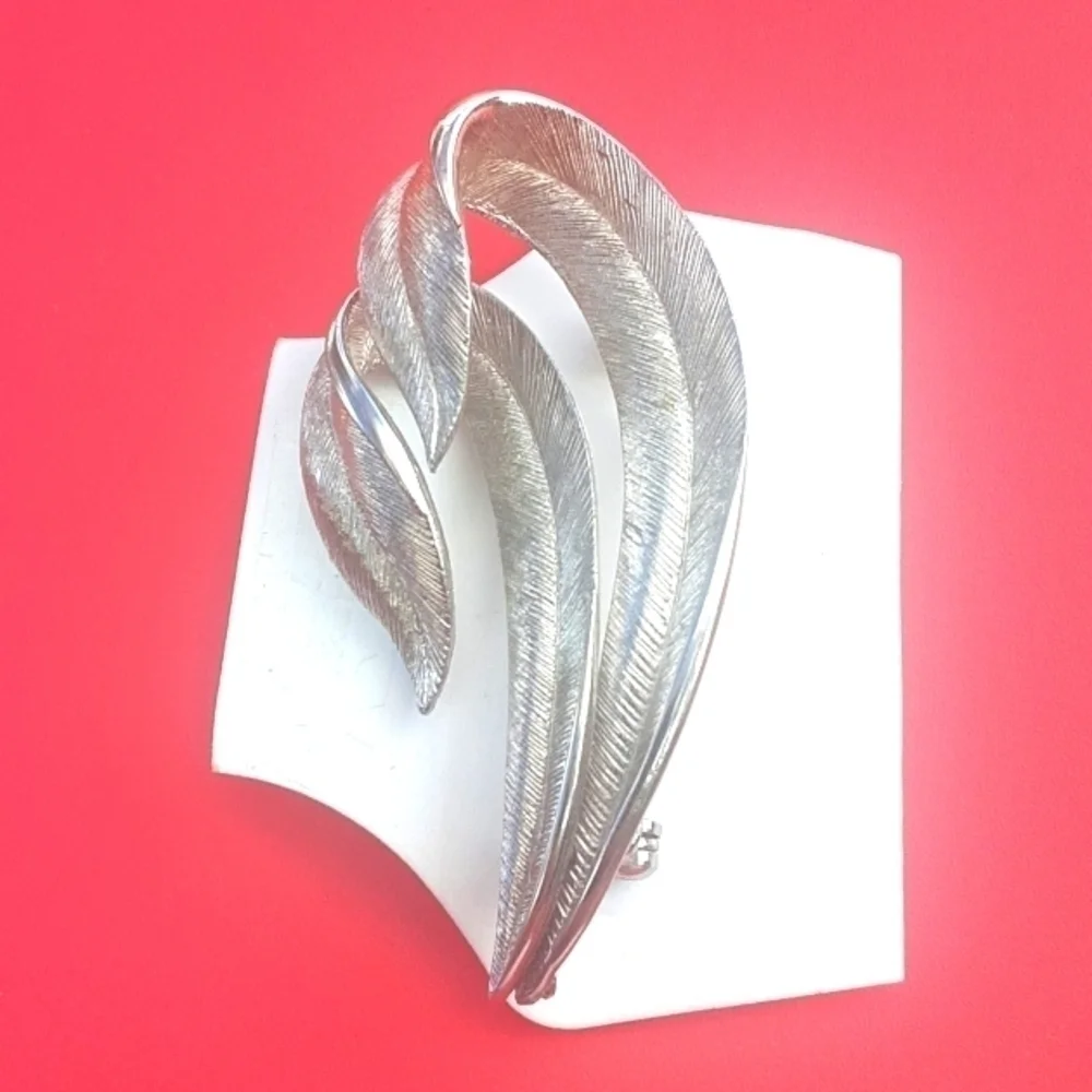 Feather Brooch - Picture 2 of 4
